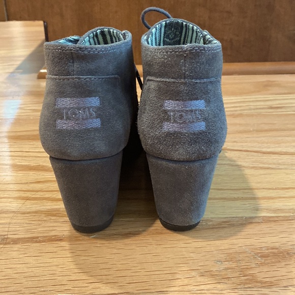 Toms size 6.5 wedge - Picture 3 of 5